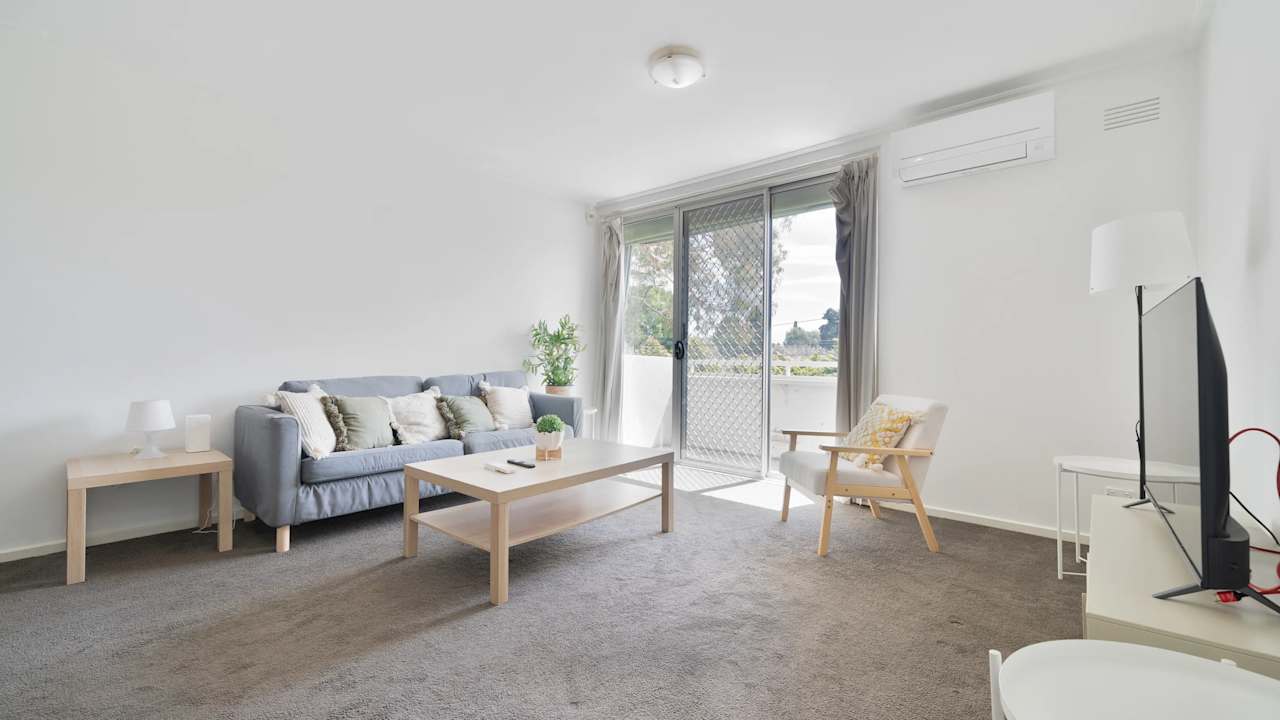 Furnished room in a flatshare