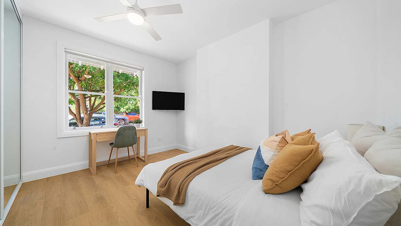 Room in a share house