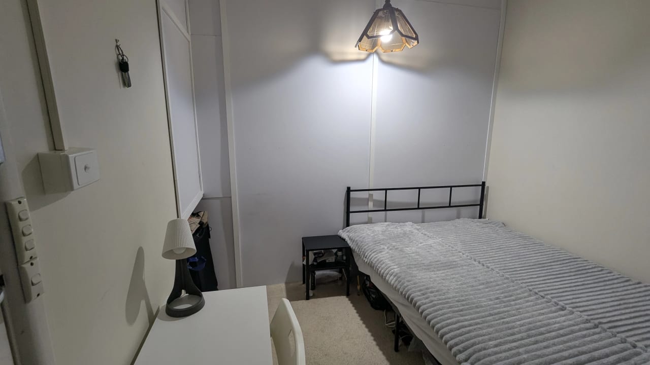 Furnished room in a share house