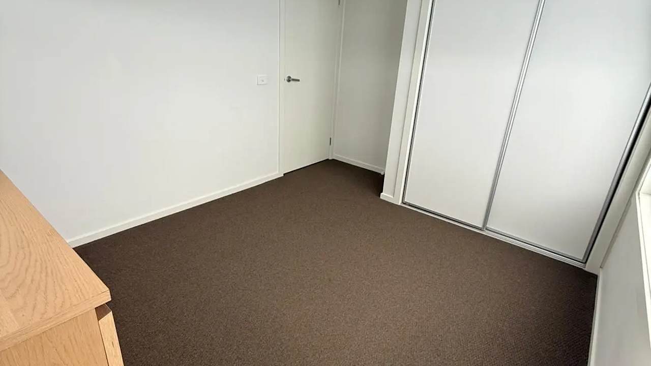 Unfurnished room with own bathroom