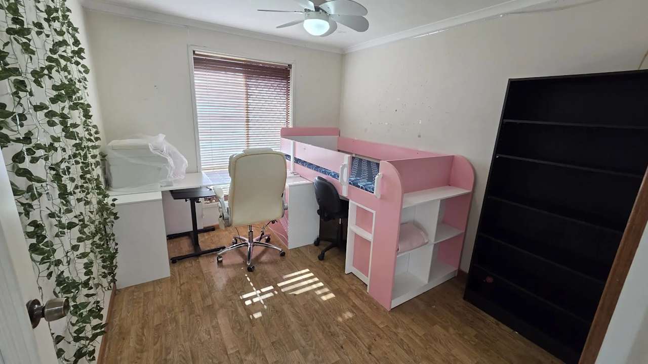 Furnished room in a share house