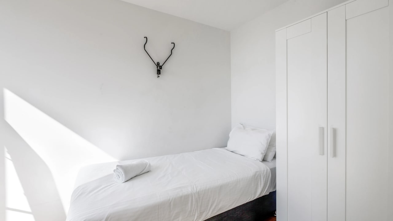 Whole property with 2 rooms for rent