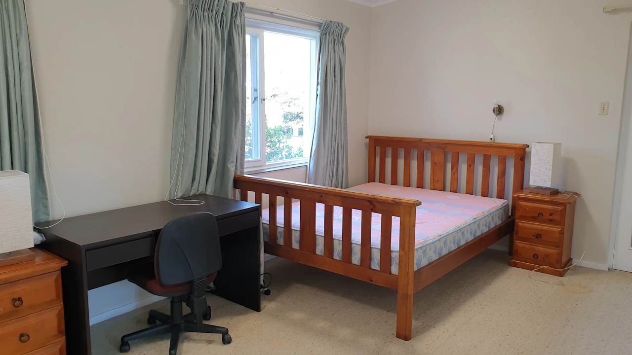 Room in a share house