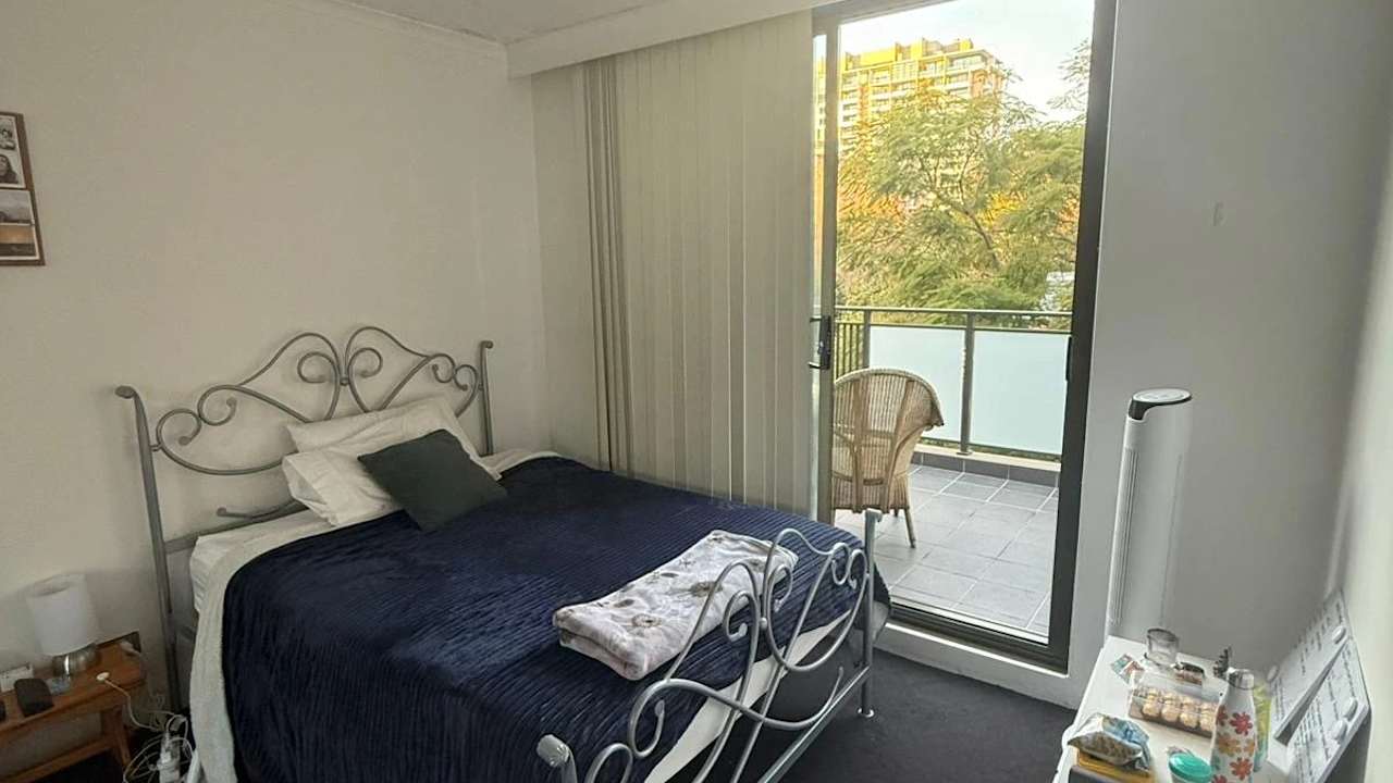 Furnished room in a flatshare