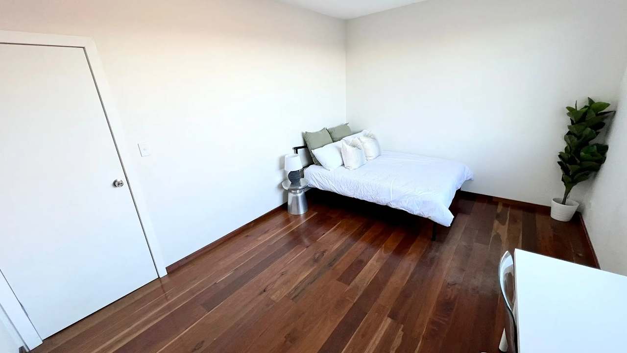 Room in a share house