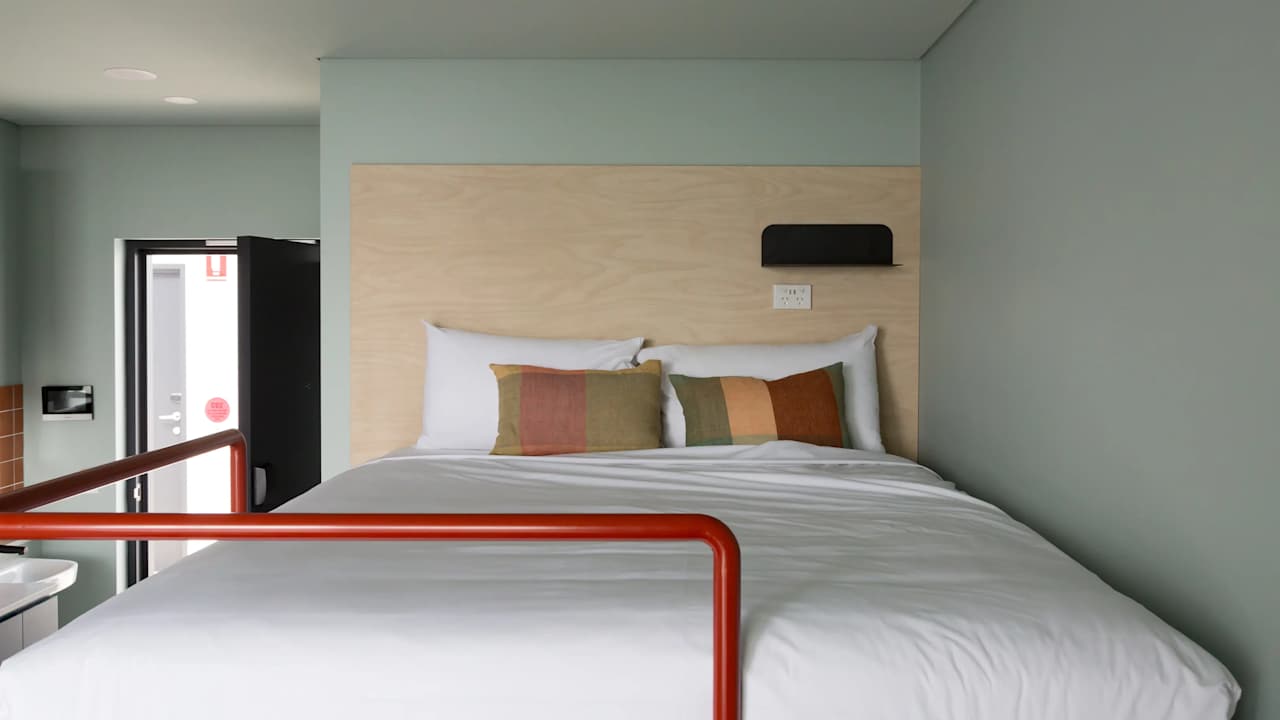 Furnished room studio flat for rent