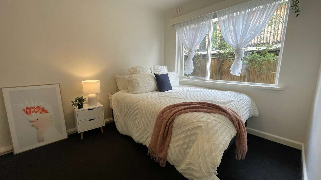 Furnished room in a flatshare