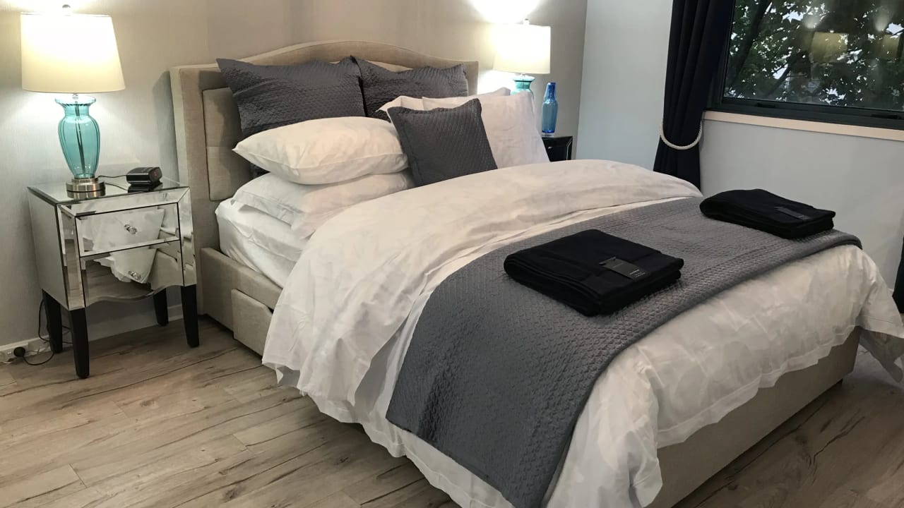 Furnished room with ensuite in a flatshare