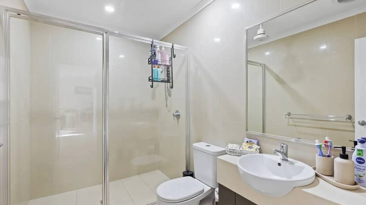 Unfurnished room in a share house