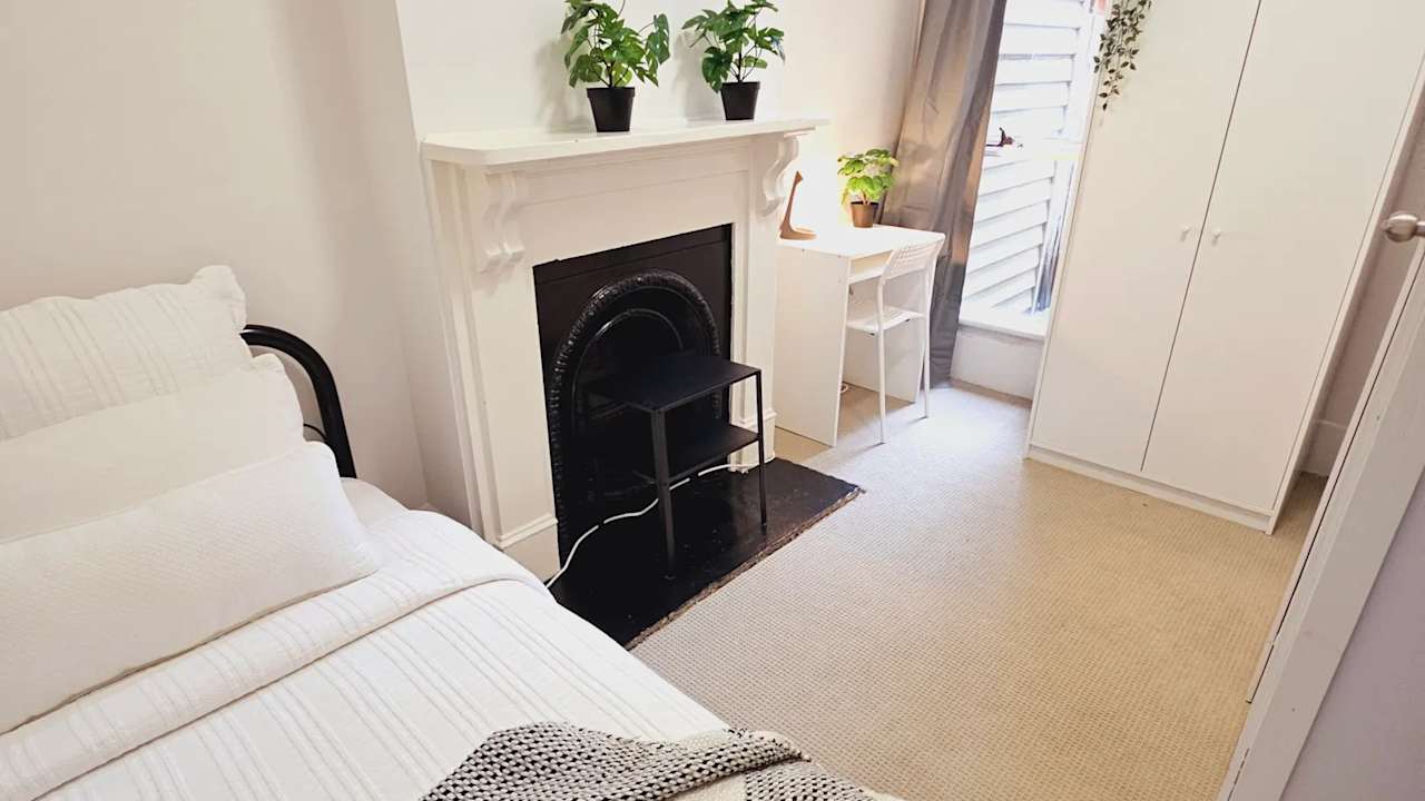 Furnished room in a share house