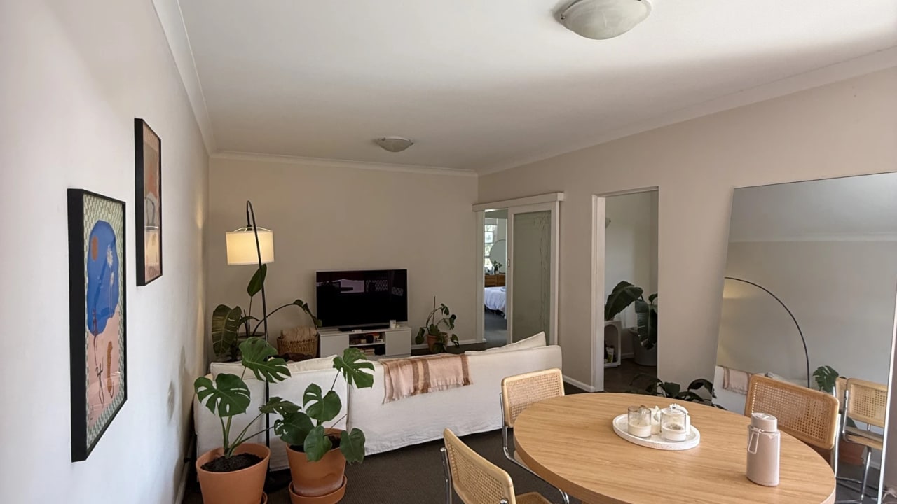 Unfurnished room in a flatshare