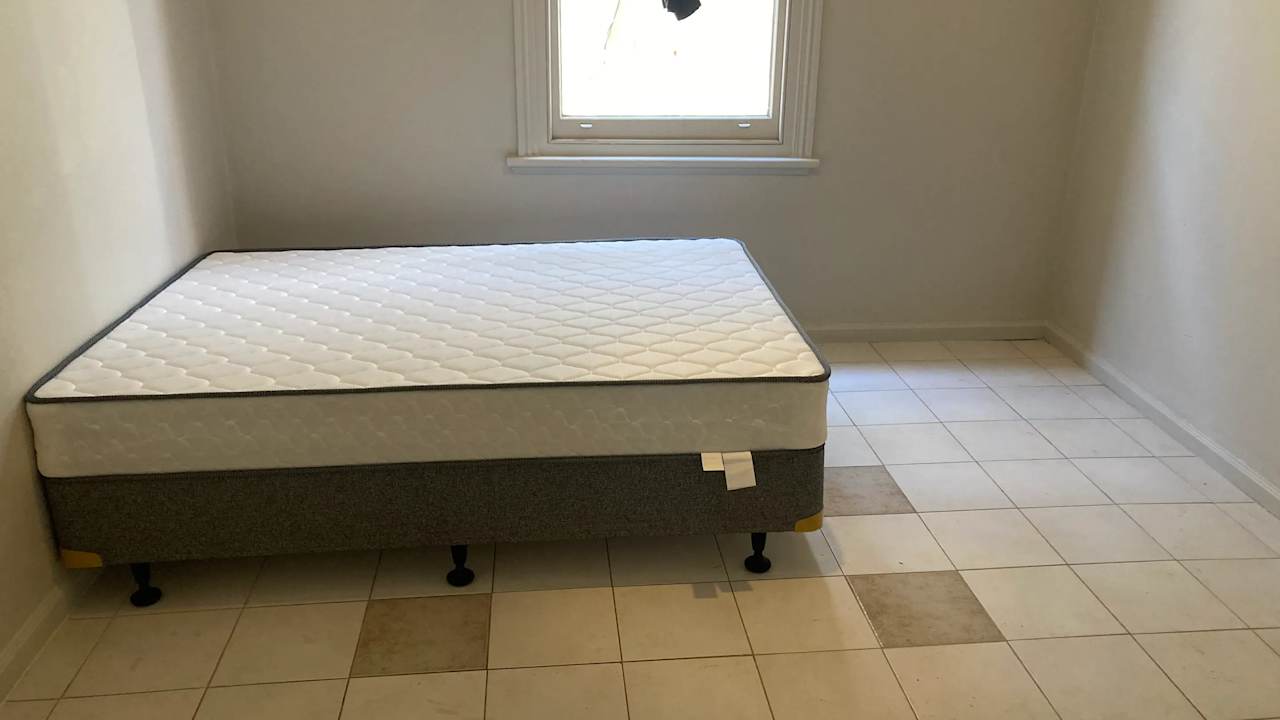 Unfurnished room in a share house