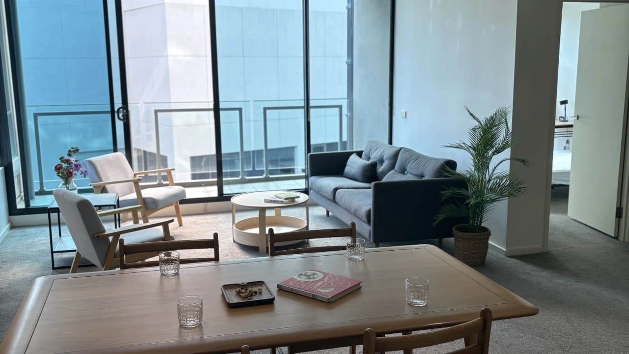 Furnished room with ensuite in a flatshare