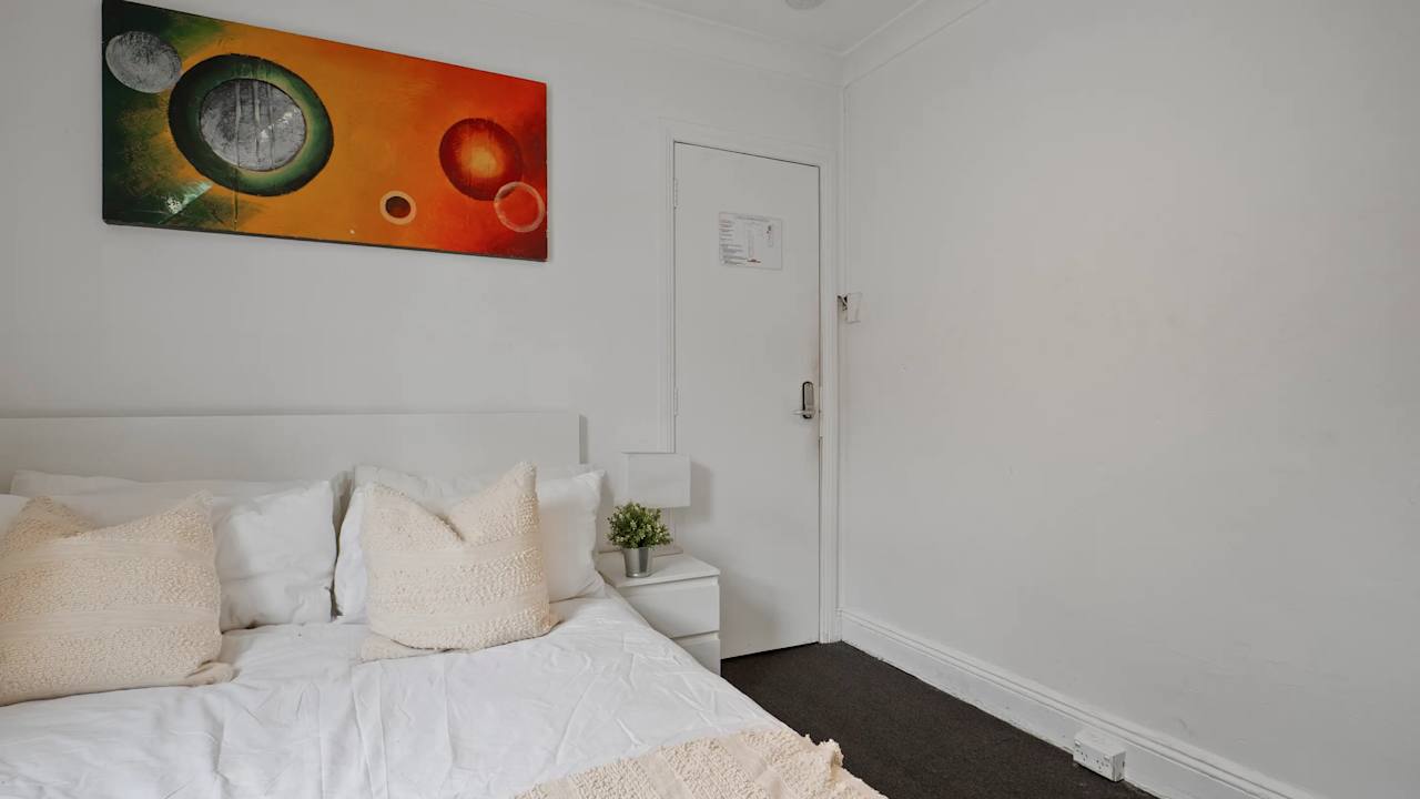 Furnished room in a share house