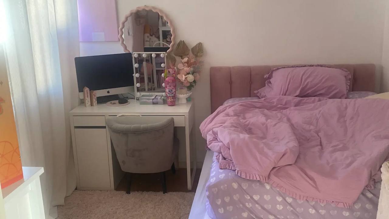 Furnished room in a flatshare