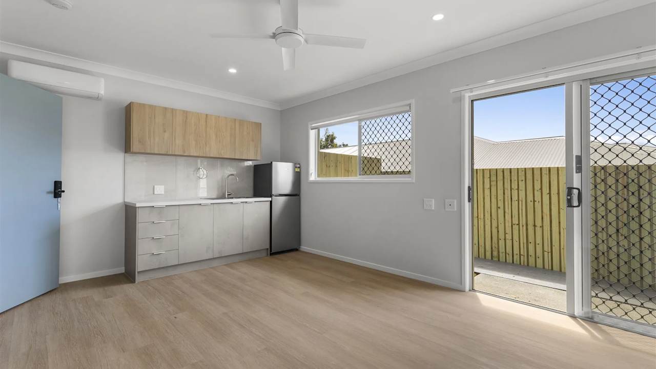 Room studio flat for rent