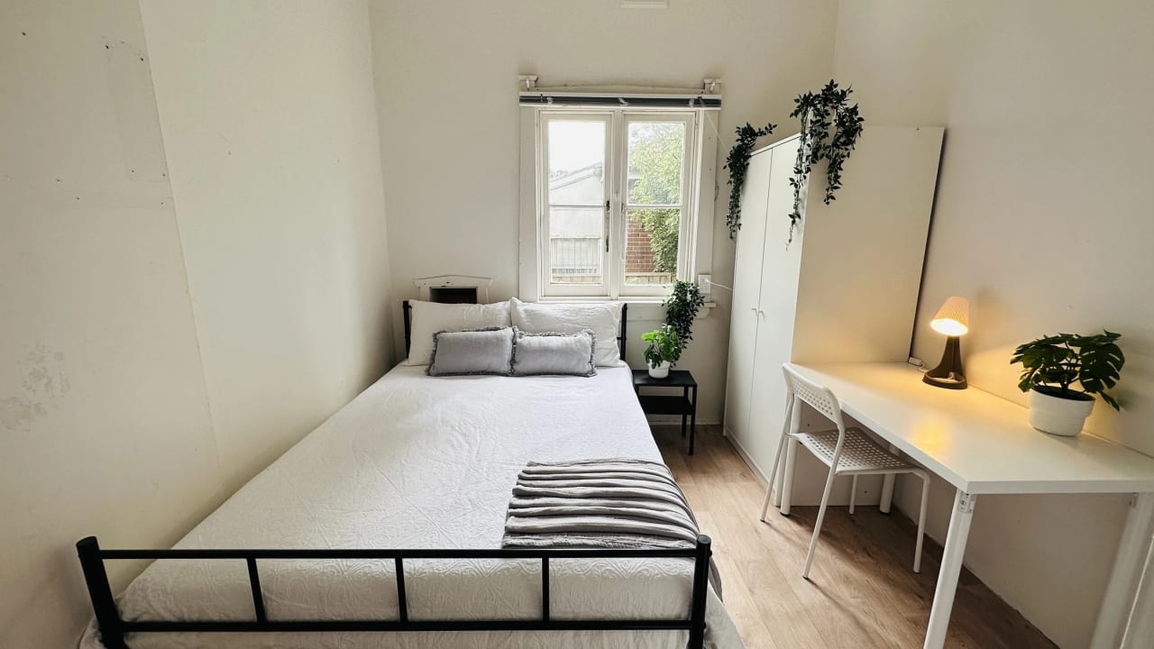 Furnished room in a share house
