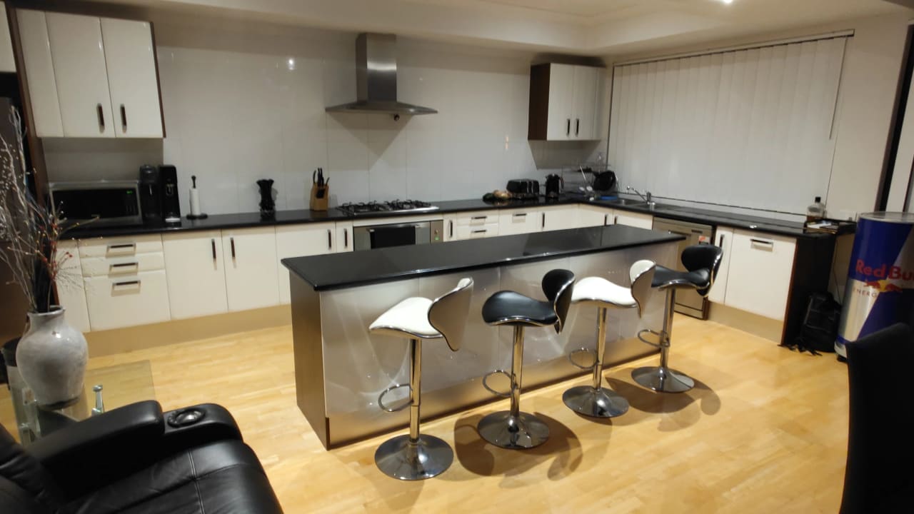 Furnished room in a flatshare