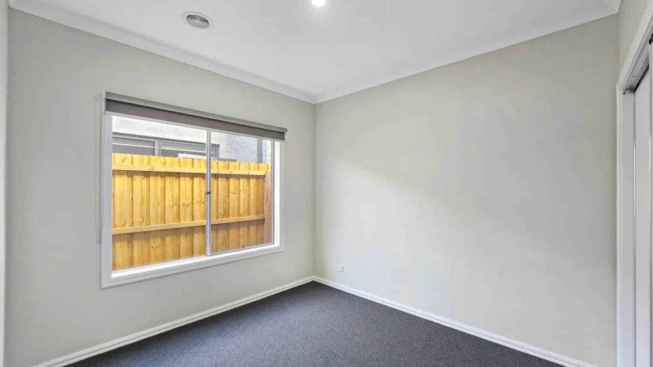 Unfurnished room with own bathroom