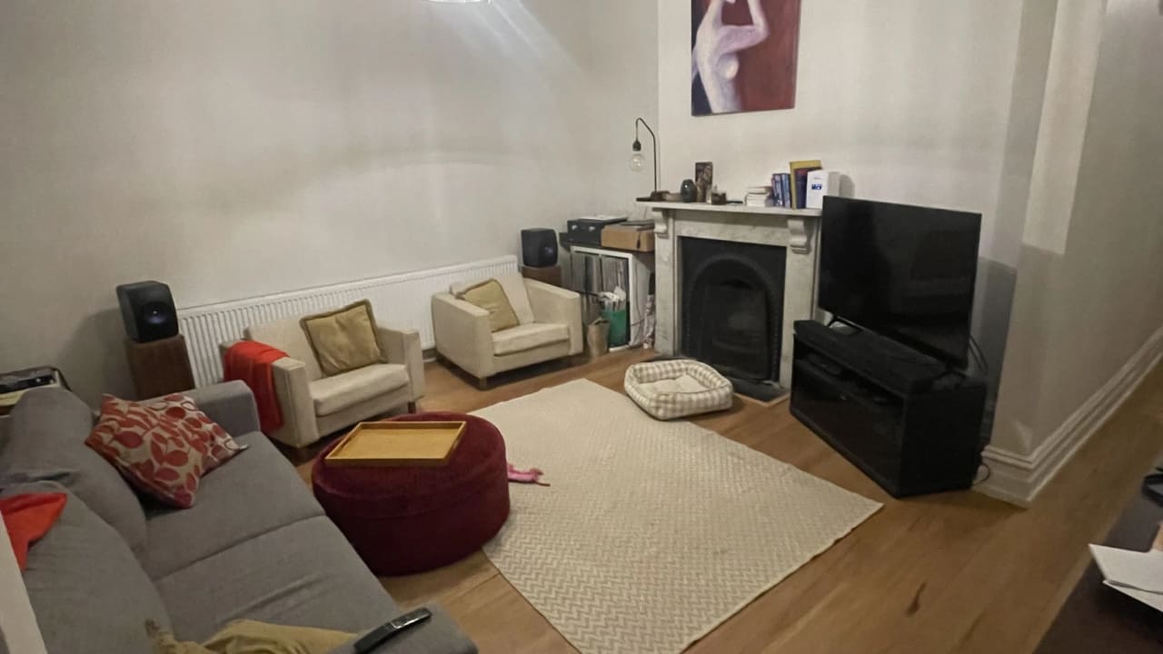 Furnished room in a share house