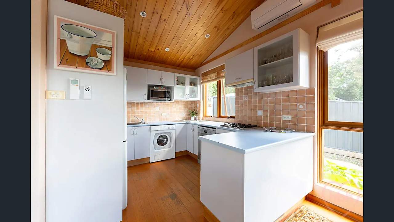 Room in a share house