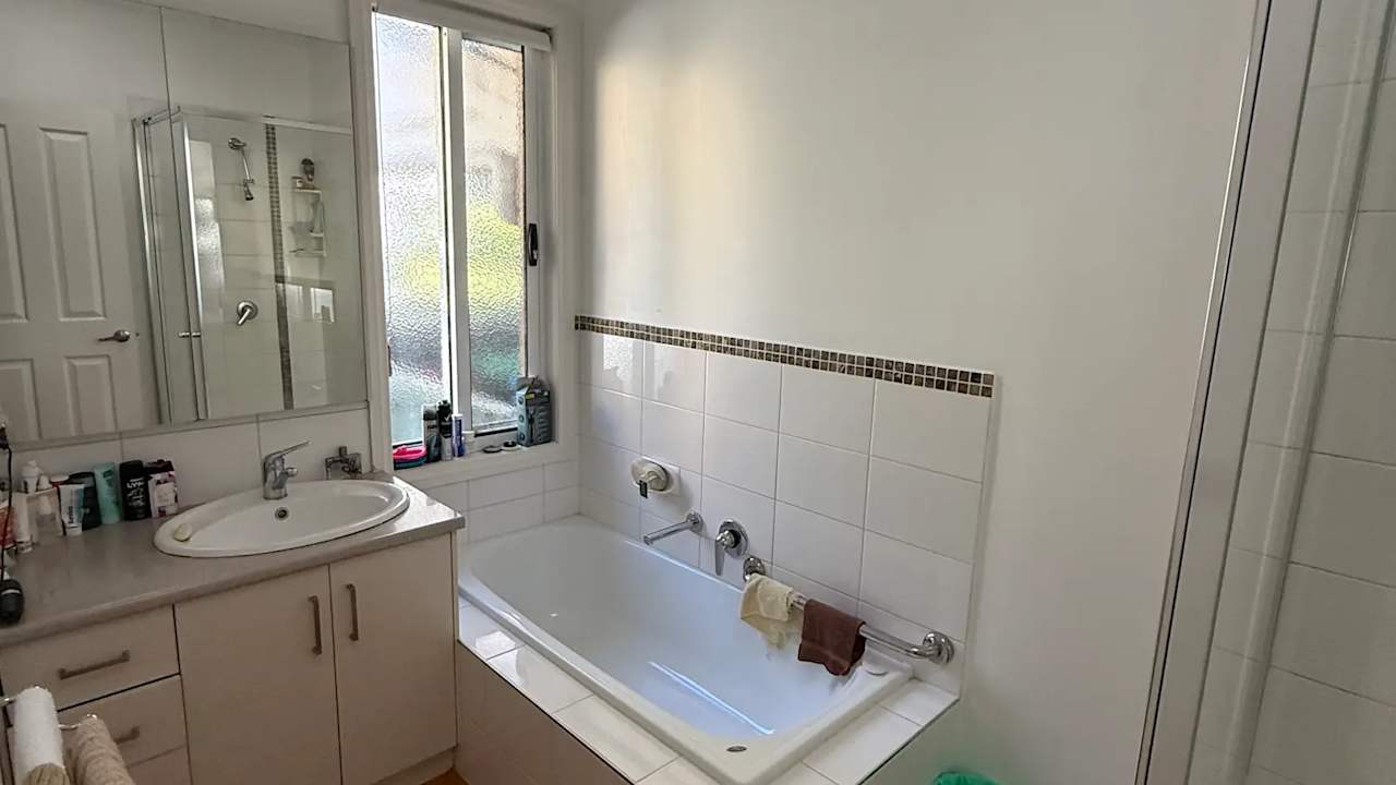 Unfurnished room in a share house