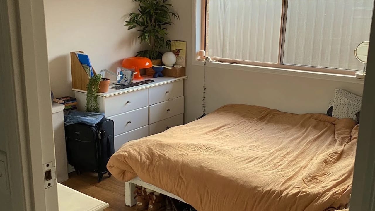 Furnished room in a share house