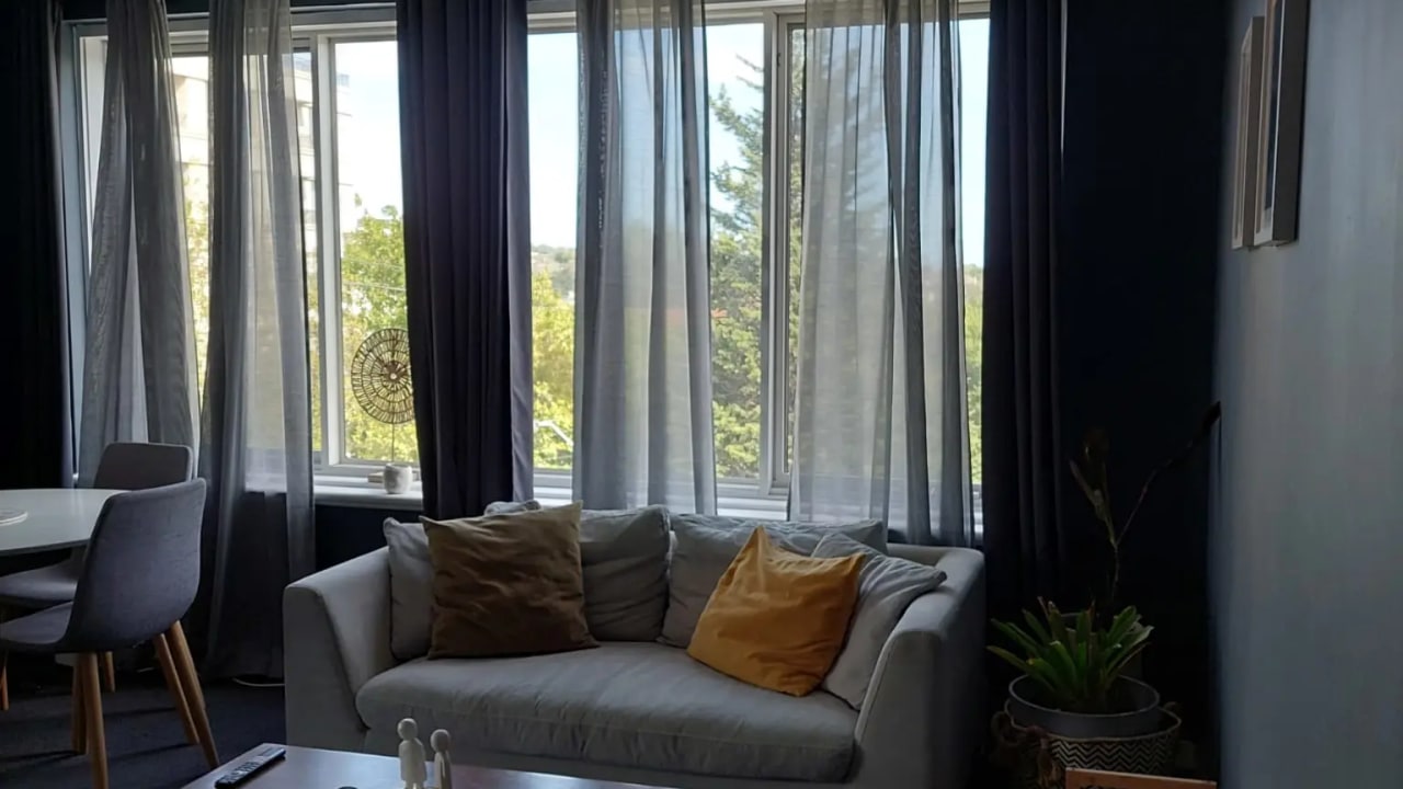 Whole property with 1 room for rent