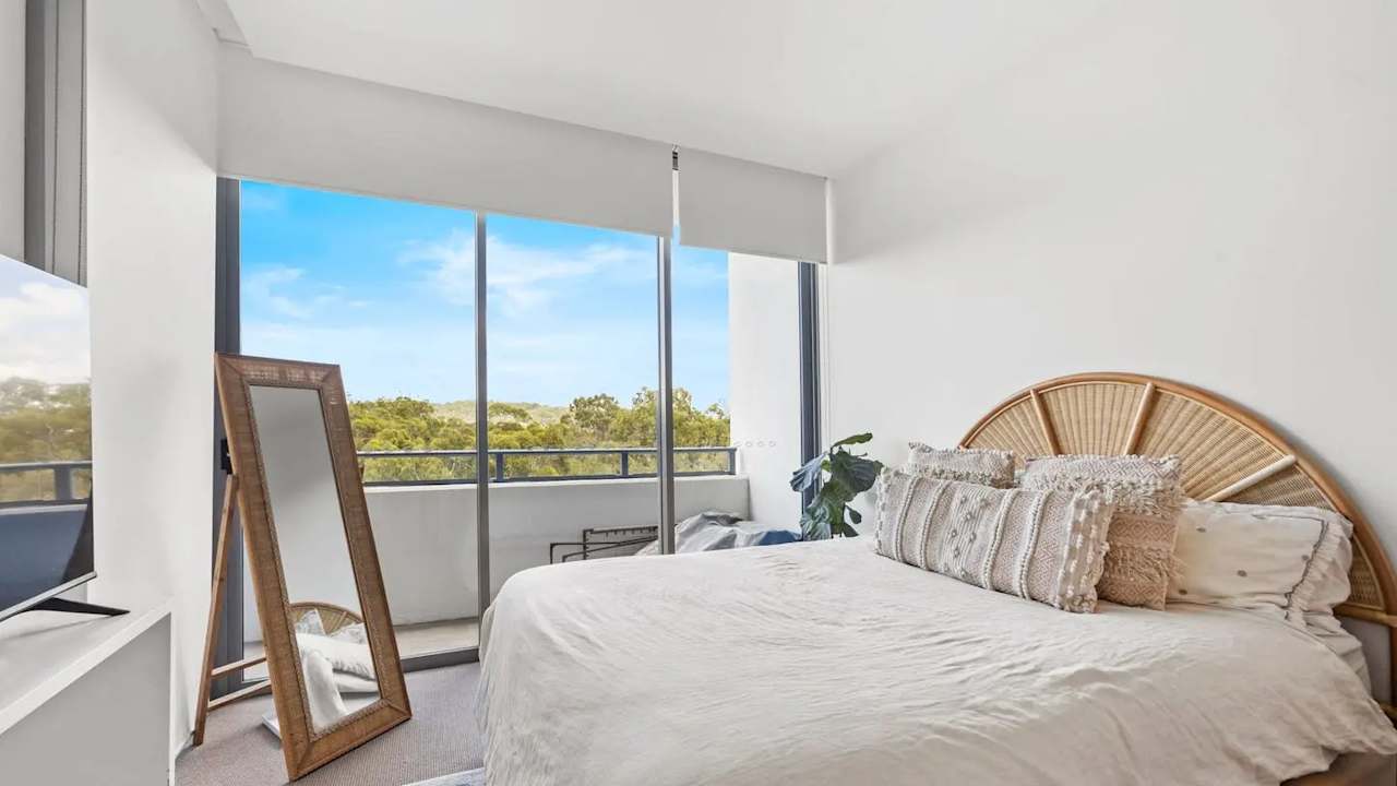 Furnished room with own bathroom