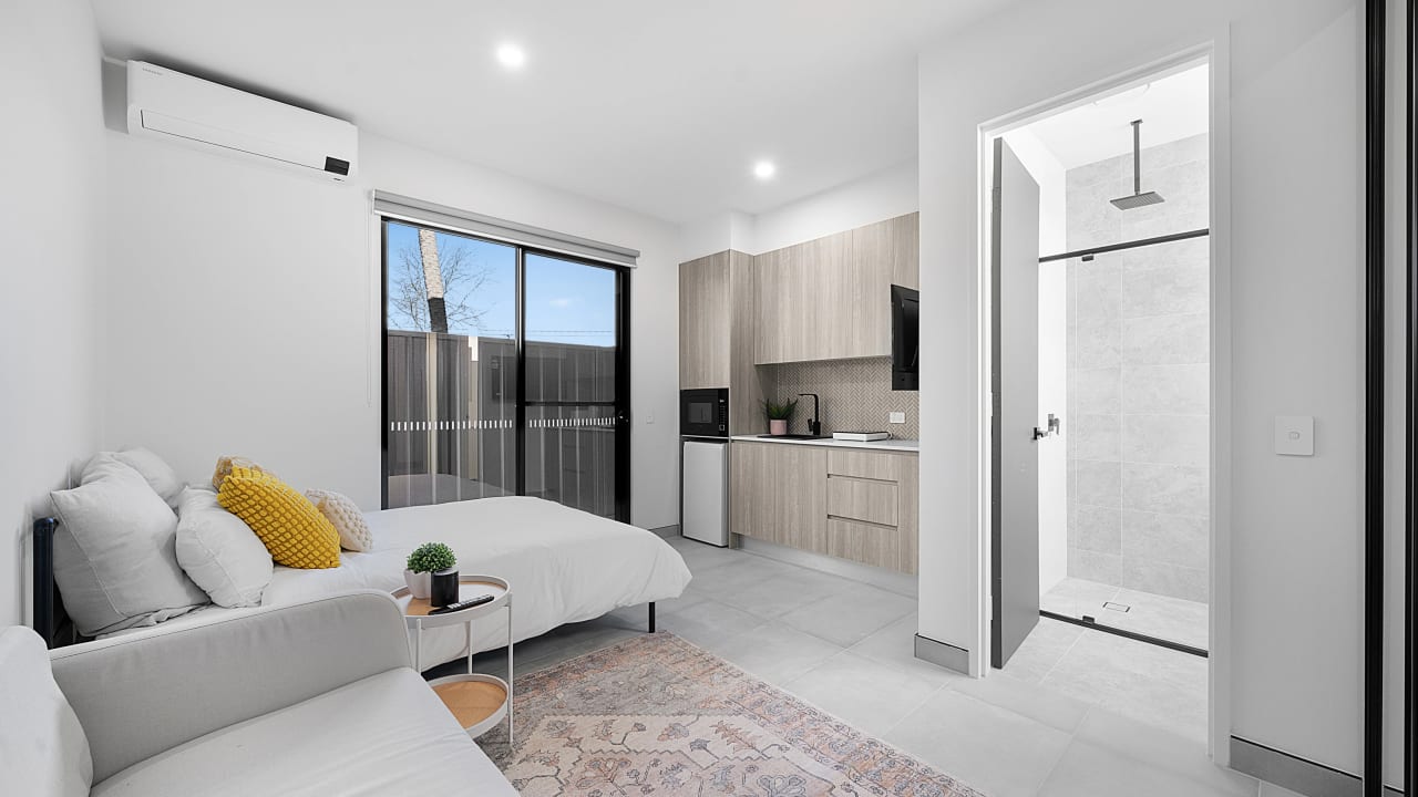 Room studio flat for rent