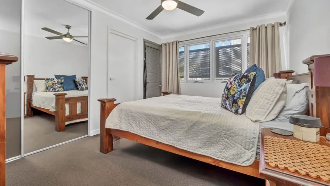 Unfurnished room with ensuite in a flatshare