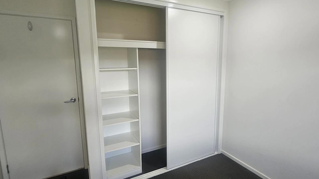 Room in a share house