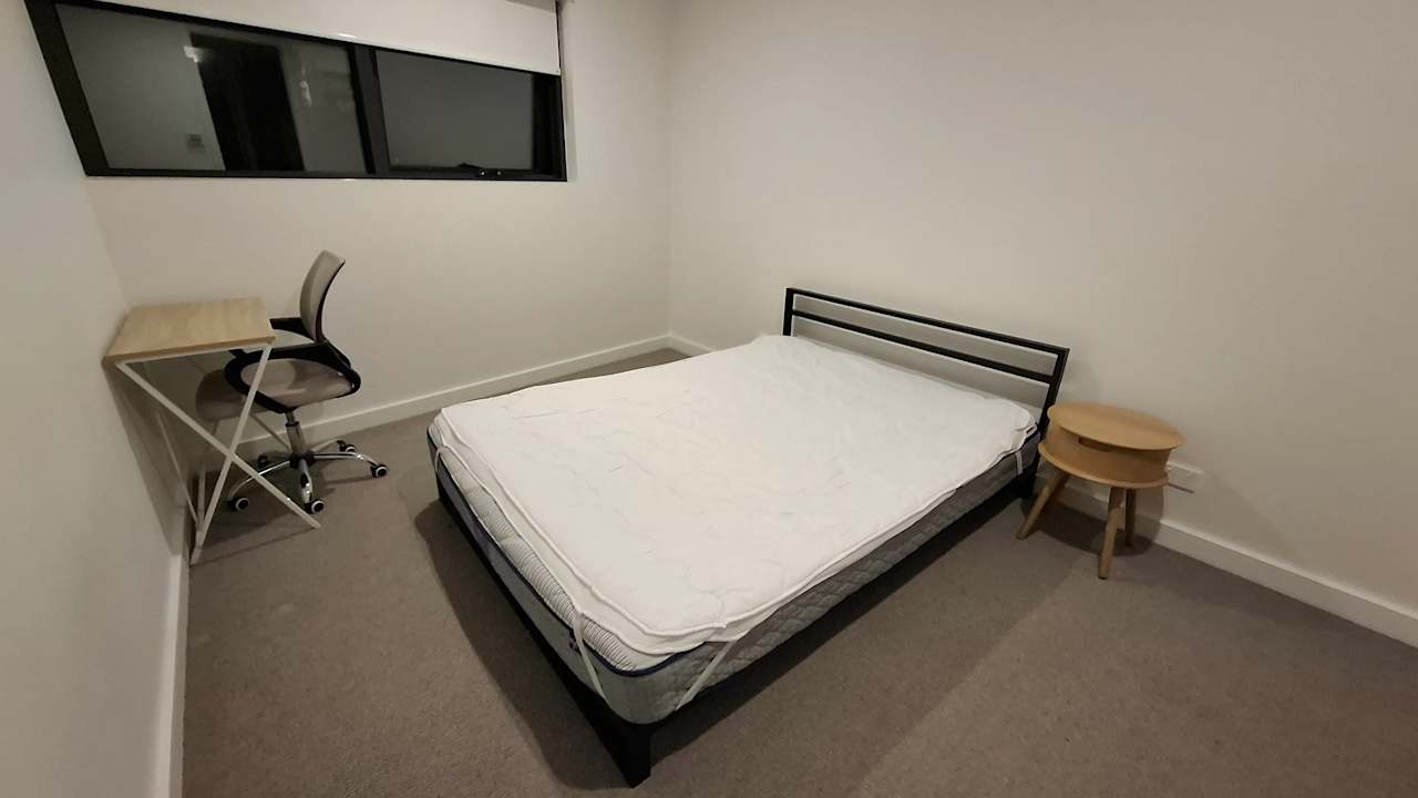 Furnished room with ensuite in a flatshare