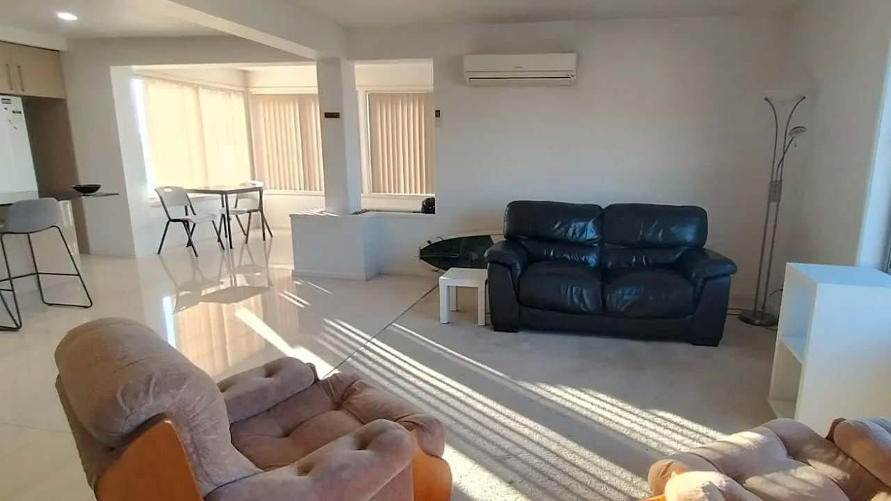 Unfurnished room with ensuite in a flatshare