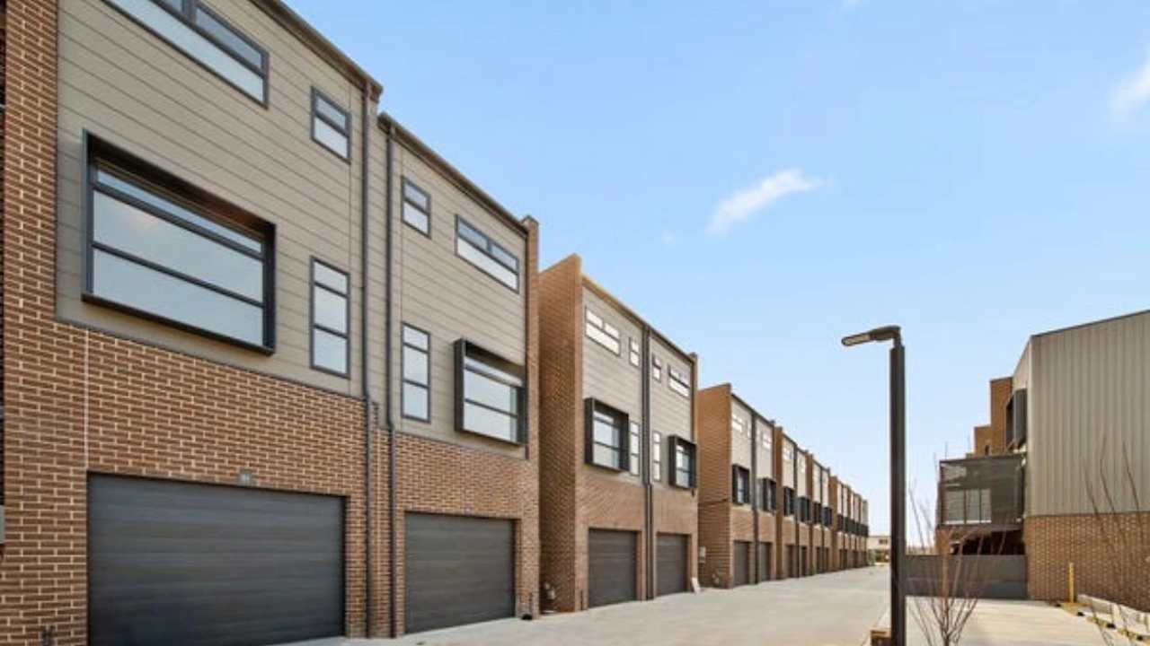 Whole property with 2 rooms for rent