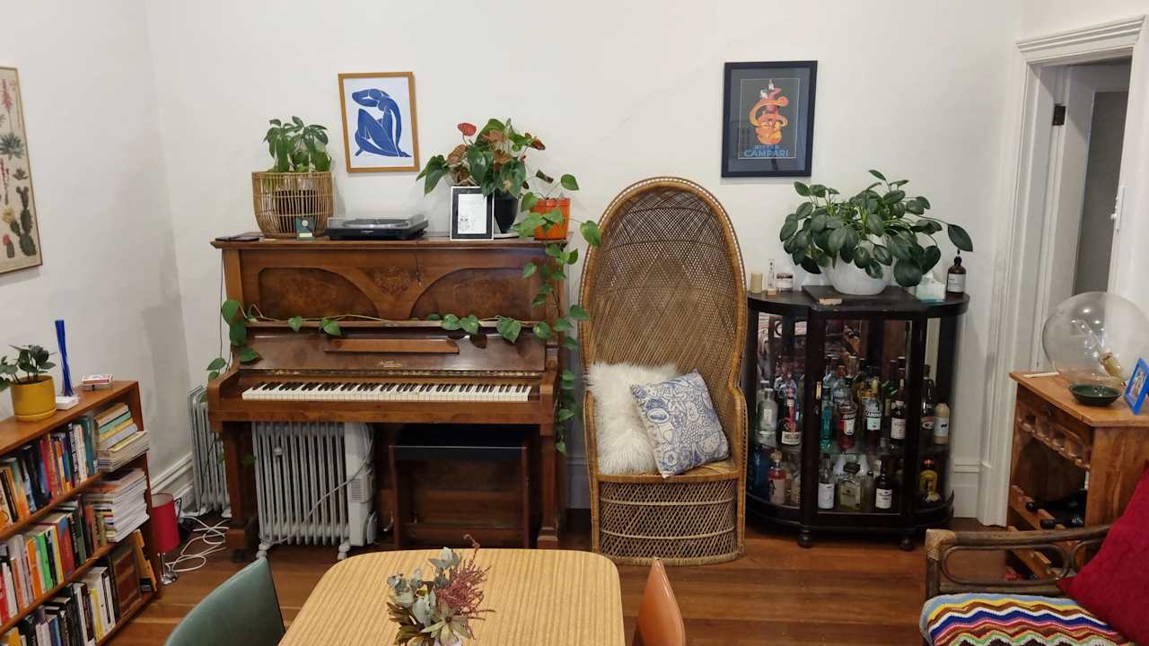 Furnished room in a share house