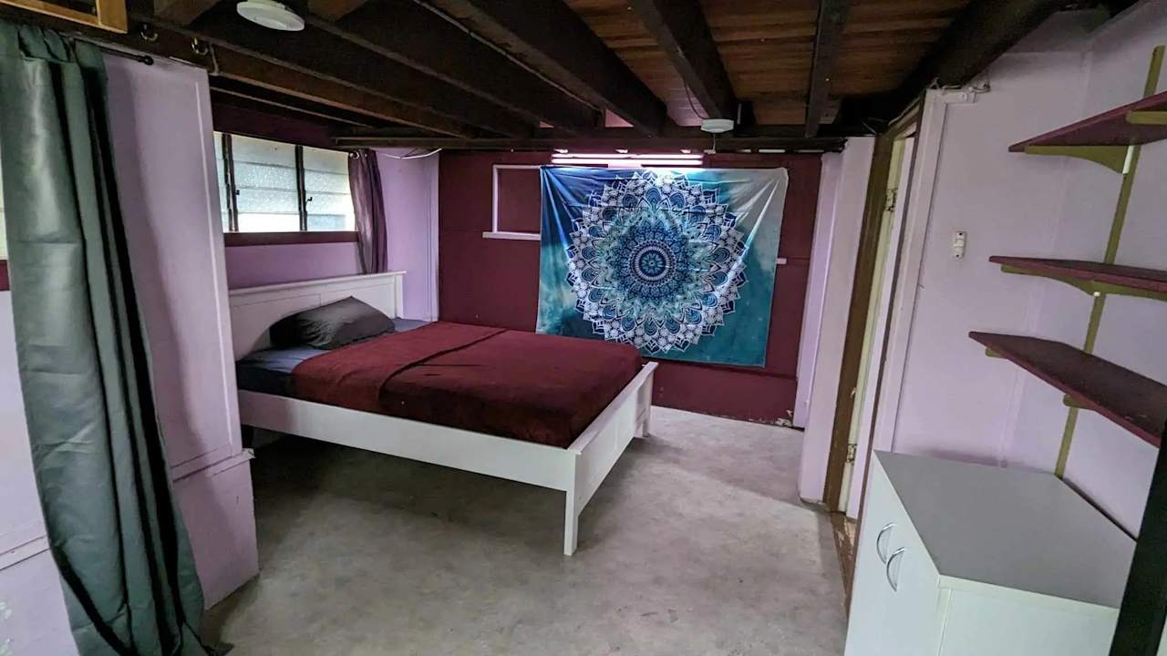 Furnished room in a share house