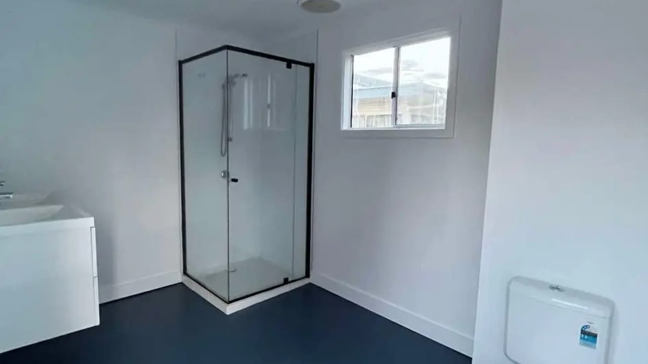 Unfurnished room with own bathroom