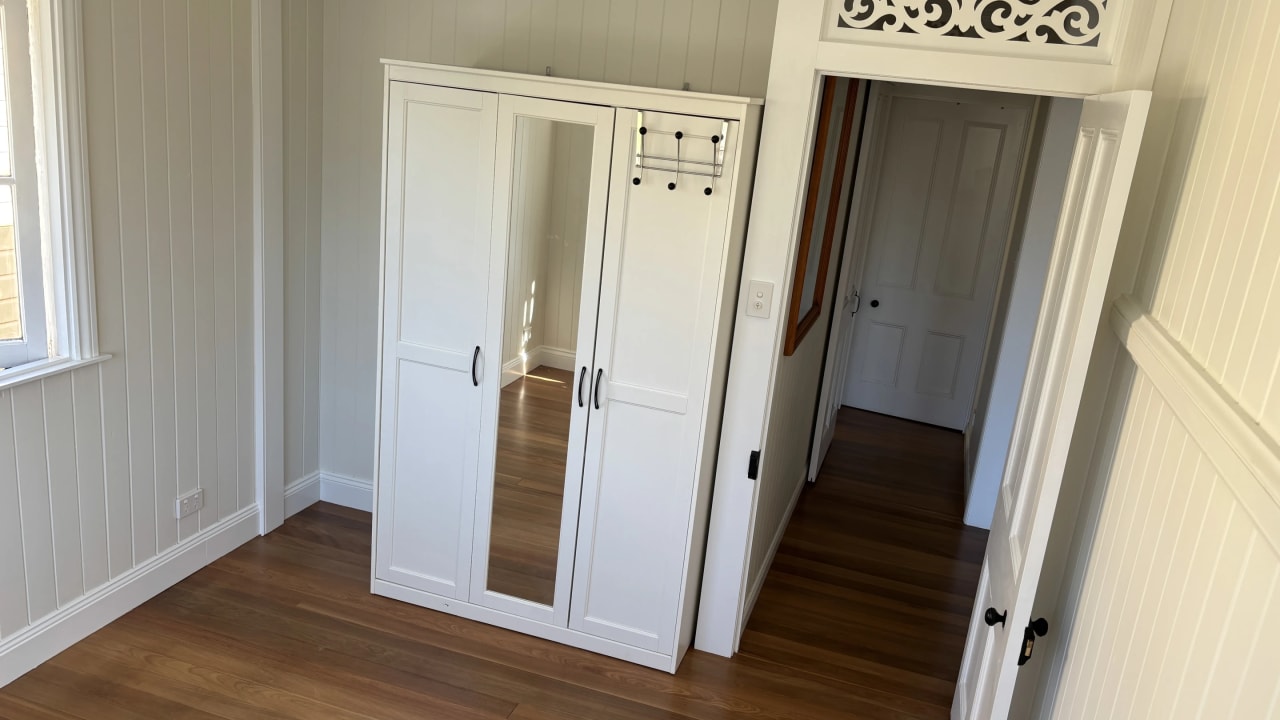Room in a share house