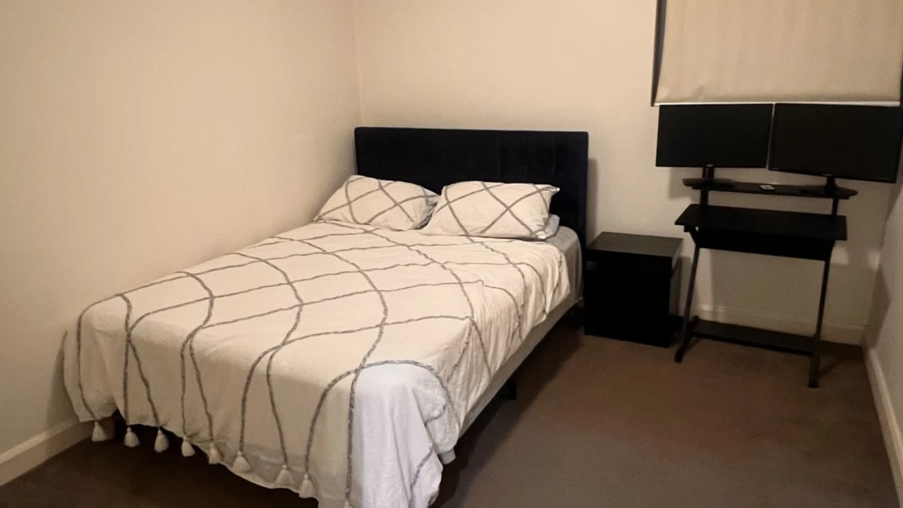 Furnished room in a flatshare