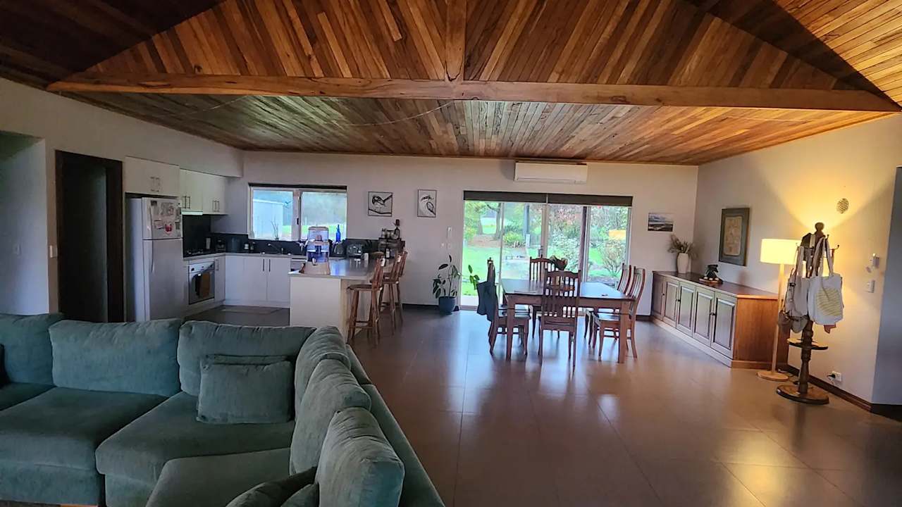 Room in a share house