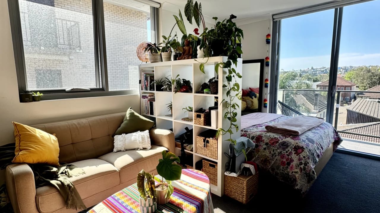 Furnished room studio flat for rent