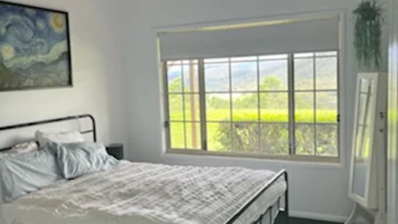 Room in a share house