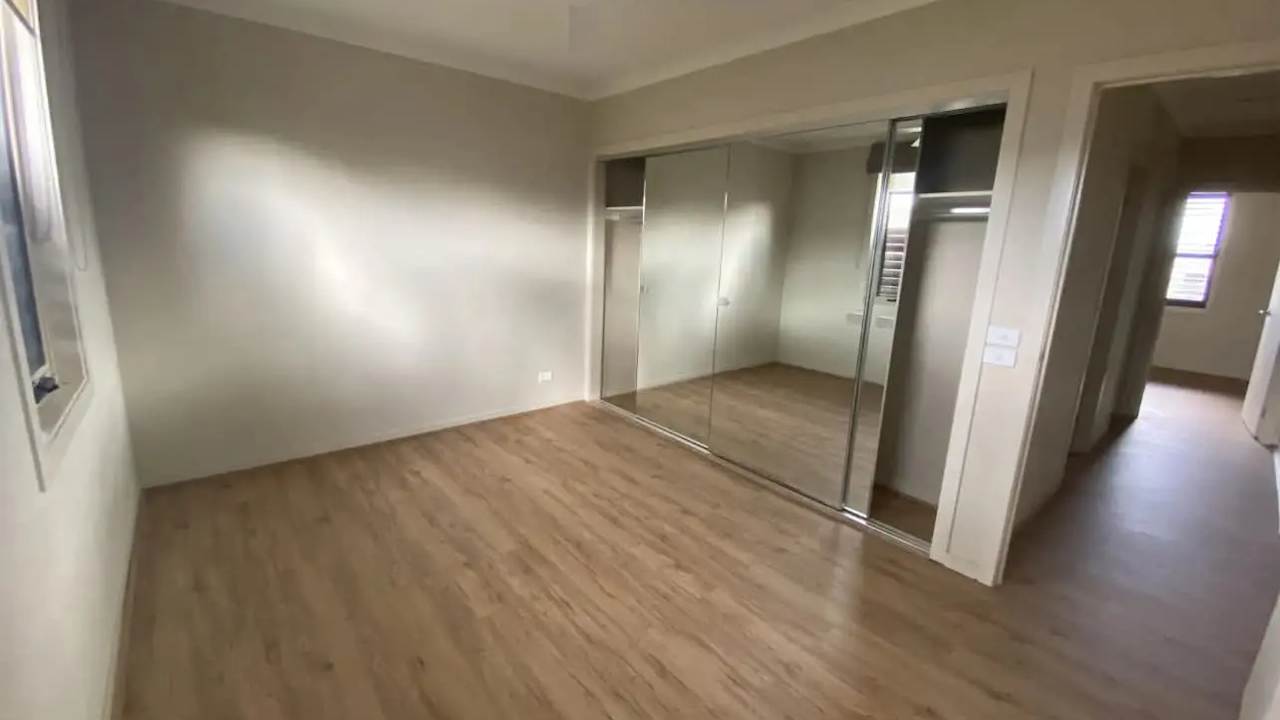 Unfurnished room in a share house
