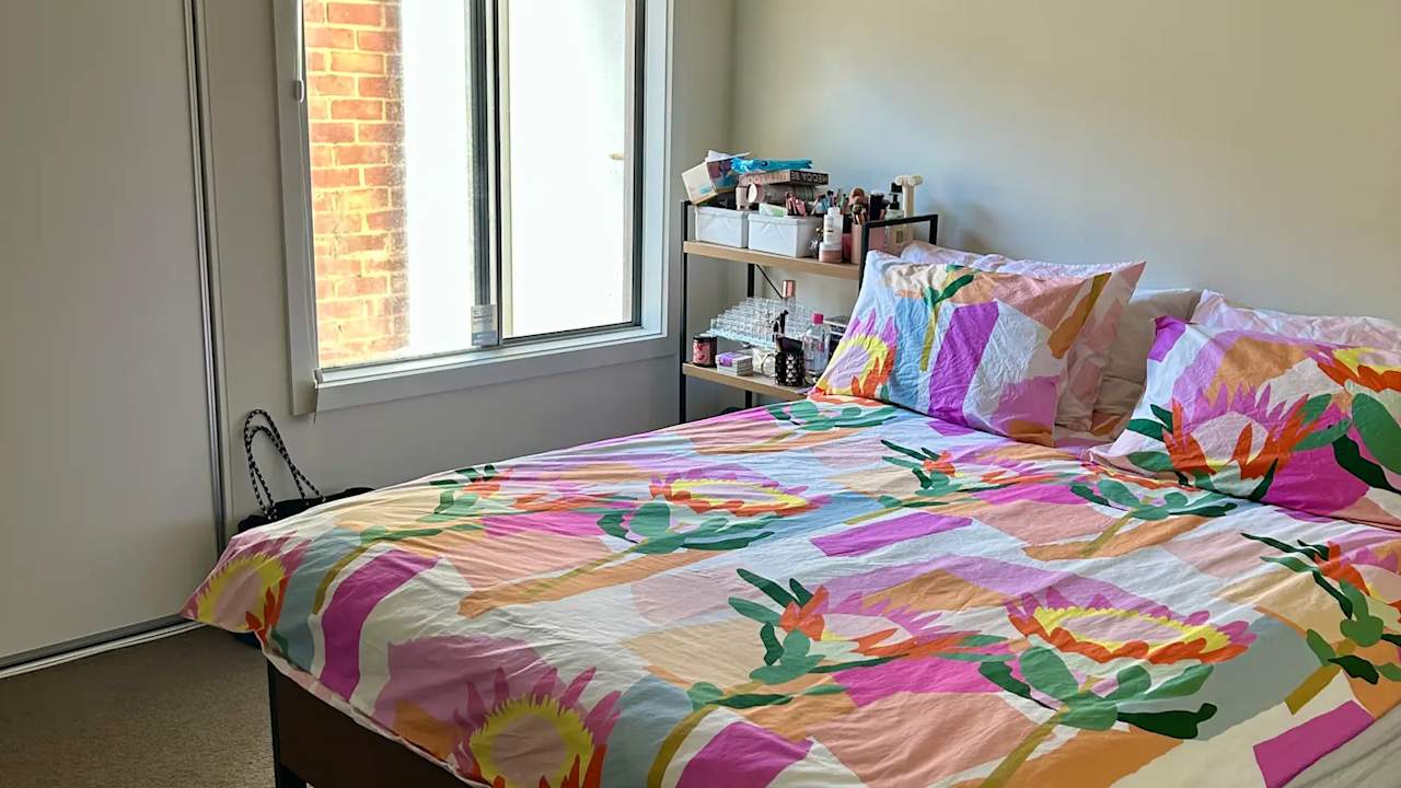 Unfurnished room in a share house