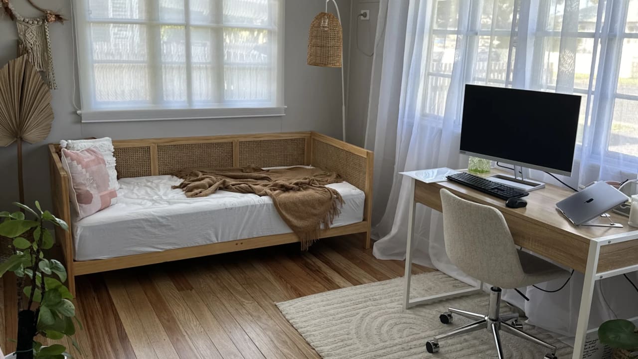 Room in a share house