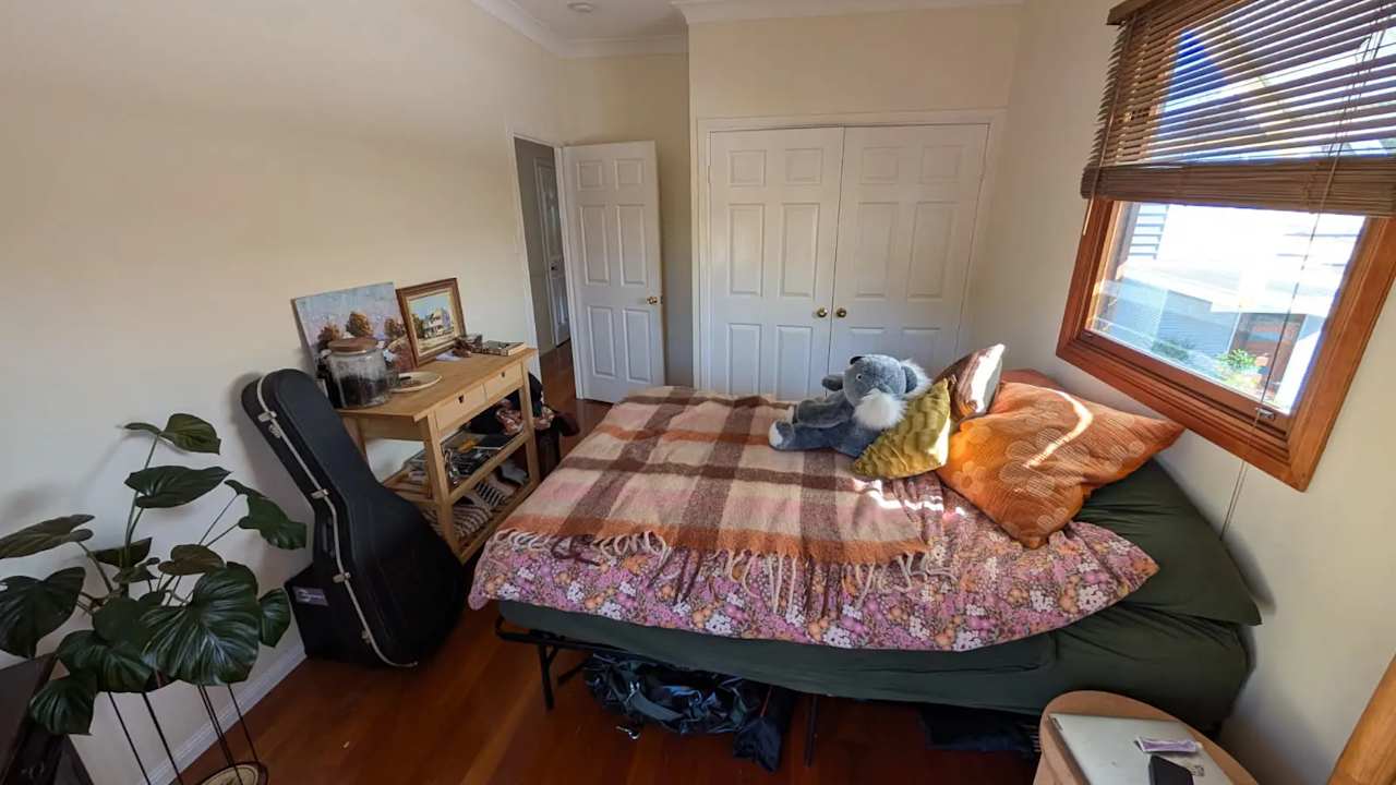Room in a share house