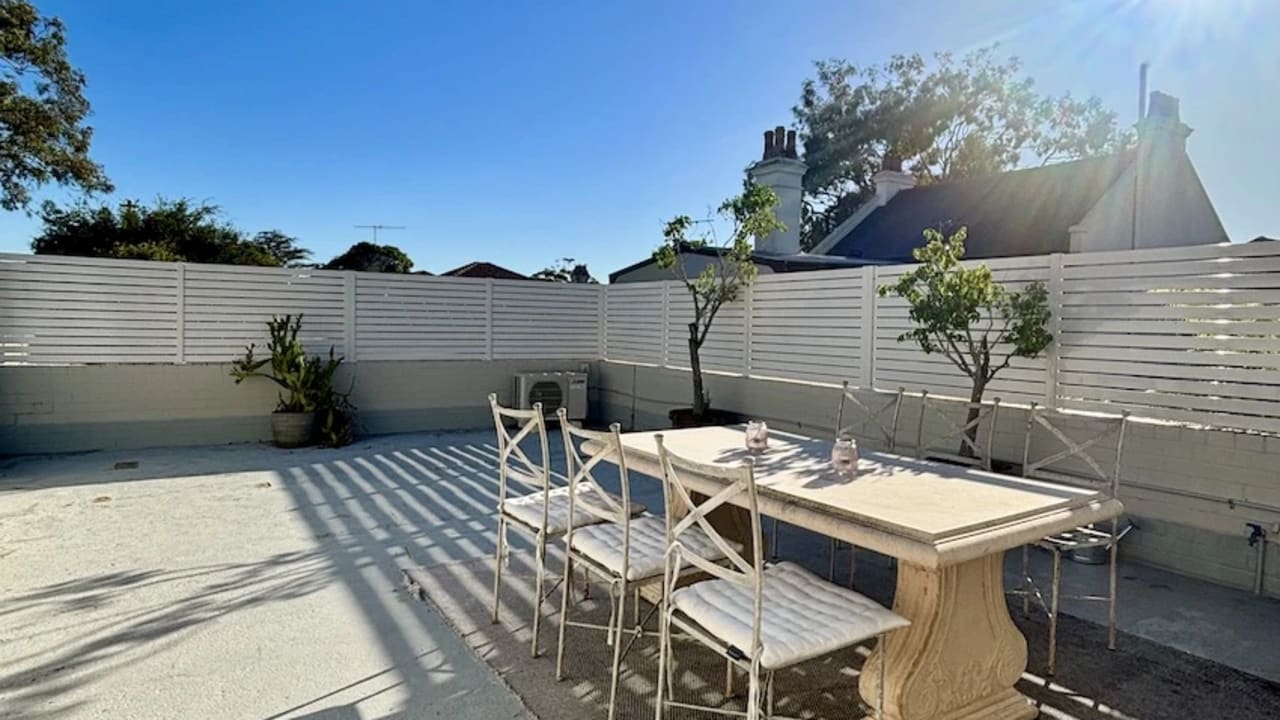 Furnished room in a share house