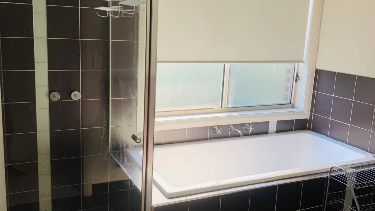 Room in a share house