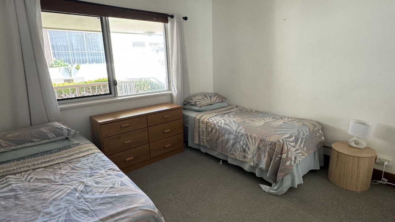 Furnished room in a flatshare